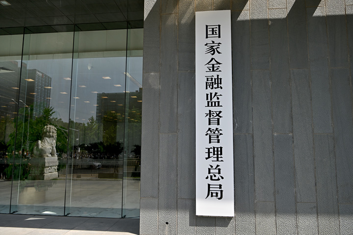 李云泽首次亮相“部长通道”回应热点问题，释放重磅信号